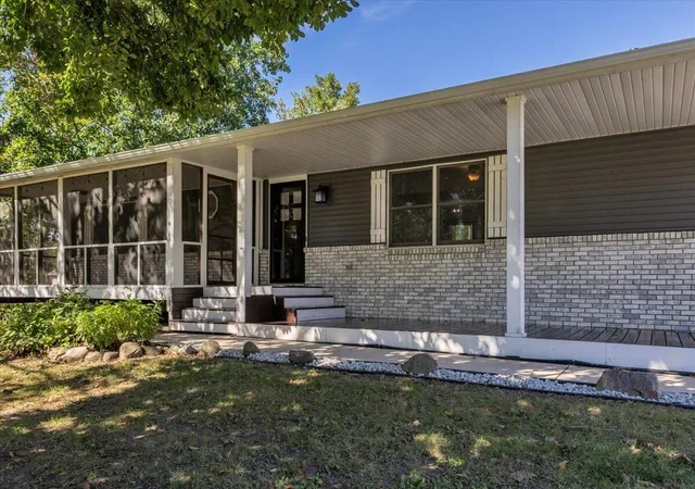 Photo 2 of Sale Pending at 141 W 850 North, Valparaiso, IN 46385 | MLS# 846039 | Listing updated on 2026-10-03