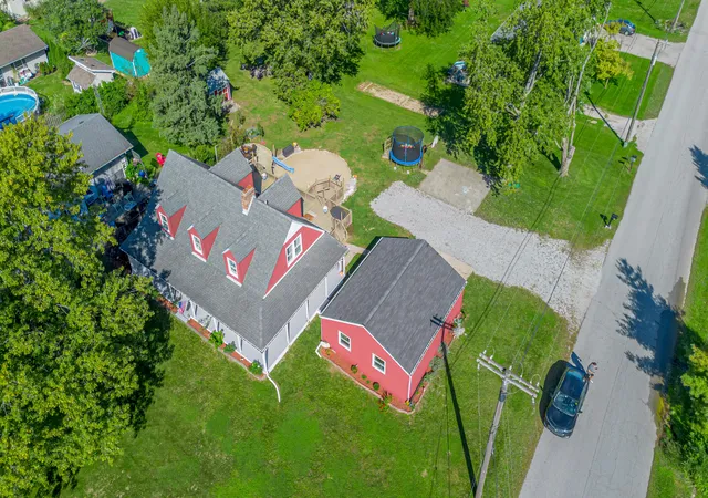 Photo 4 of Single family home for sale at 102 N Madison St, Hebron, IN 46341 | MLS# 846138 | Listing updated on 2026-10-02