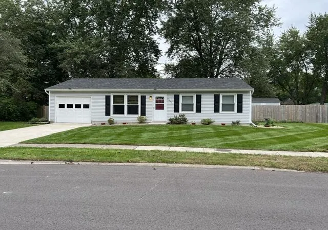 Single family home for sale at 2001 Shaker Dr, Valparaiso, IN 46383 | MLS# 845995