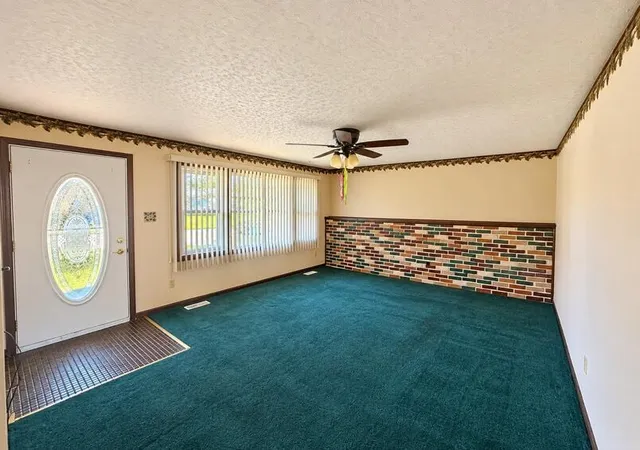 Photo 4 of Single family home for sale at 623 Old Frg Rd, Valparaiso, IN 46385 | MLS# 845997 | Listing updated on 2026-09-28