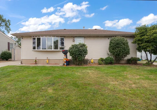 Photo 2 of Sale Pending at 3527 43rd Street, Highland, IN 46322 | MLS# 845994 | Listing updated on 2026-09-30