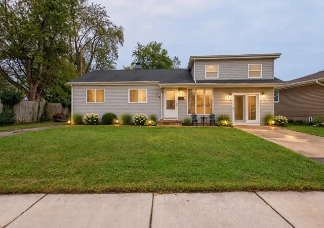 Photo 3 of Sale Pending at 114 E Manor Dr, Griffith, IN 46319 | MLS# 846223 | Listing updated on 2026-10-06
