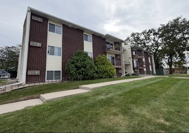Photo 1 of Condo for sale at 121 N West St #16, Crown Point, IN 46307 | MLS# 846021 | Listing updated on 2026-10-02