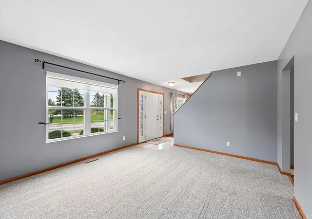Photo 1 of Single family home for sale at 1674 Danvers Pkwy, Valparaiso, IN 46385 | MLS# 846108 | Listing updated on 2026-09-30
