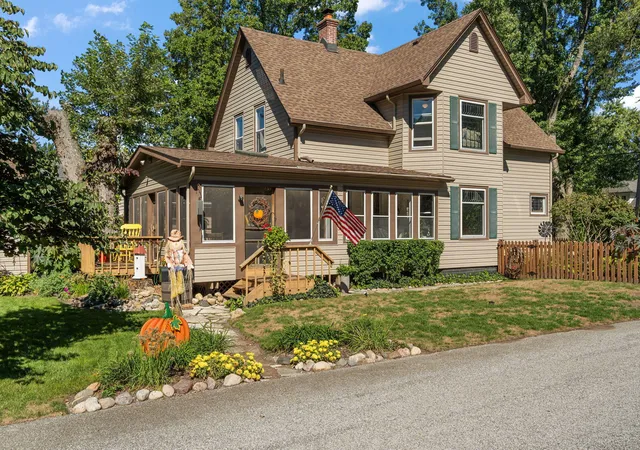 Photo 2 of Sale Pending at 744 S 2nd Street, Chesterton, IN 46304 | MLS# 846230 | Listing updated on 2026-10-05