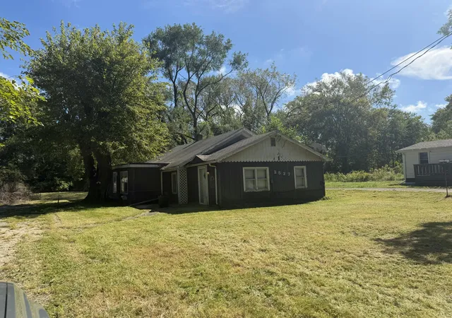 Photo 1 of Single family home for sale at 2527 Stevenson St, Gary, IN 46406 | MLS# 846002 | Listing updated on 2026-09-29
