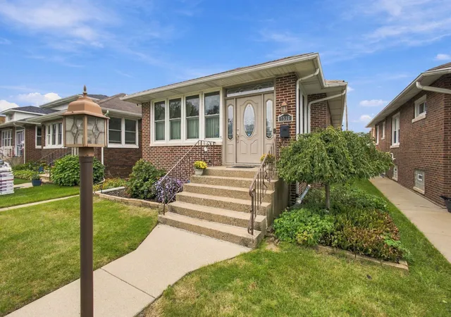 Photo 2 of Single family home for sale at 1536 Brown Ave, Whiting, IN 46394 | MLS# 846033 | Listing updated on 2026-09-29