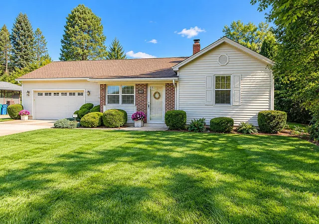 Photo 1 of Sale Pending at 907 E 19th Street, La Porte, IN 46350 | MLS# 846734 | Listing updated on 2026-10-15