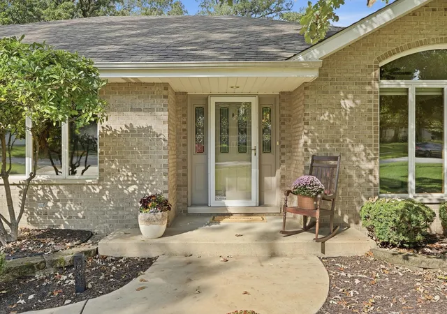 Photo 3 of Single family home for sale at 5350 Mount Dr, Schererville, IN 46375 | MLS# 846030 | Listing updated on 2026-10-02