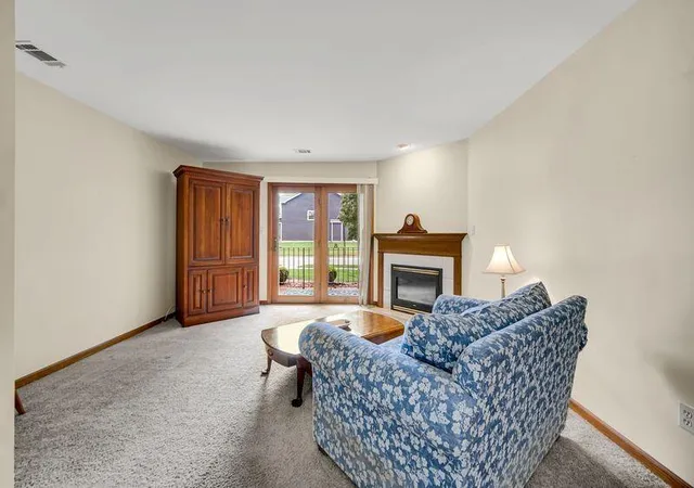 Photo 3 of Condo for sale at 9243 Waymond Ave, Highland, IN 46322 | MLS# 846264 | Listing updated on 2026-10-02