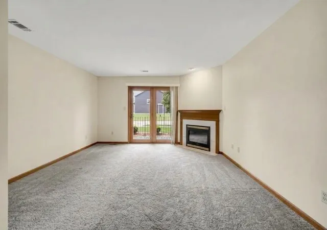 Photo 3 of Condo for sale at 9243 Waymond Ave, Highland, IN 46322 | MLS# 846264 | Listing updated on 2026-10-02