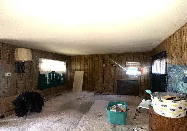 Photo 4 of Single family home for sale at 1055 N Vanderburg St, Gary, IN 46403 | MLS# 846031 | Listing updated on 2026-09-29