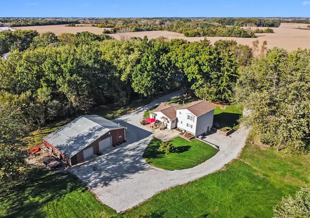 Photo 1 of Single family home for sale at 3333 E State Rd 231, Crown Point, IN 46307 | MLS# 846032 | Listing updated on 2026-10-21