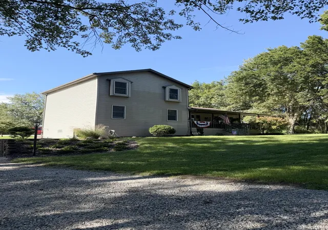 Photo 3 of Single family home for sale at 3333 E State Rd 231, Crown Point, IN 46307 | MLS# 846032 | Listing updated on 2026-10-05
