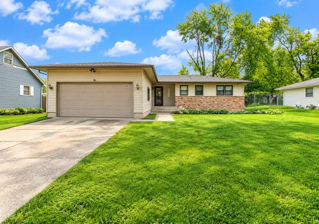 Photo 1 of Sale Pending at 9465 Mckinley St, Crown Point, IN 46307 | MLS# 846135 | Listing updated on 2026-10-03