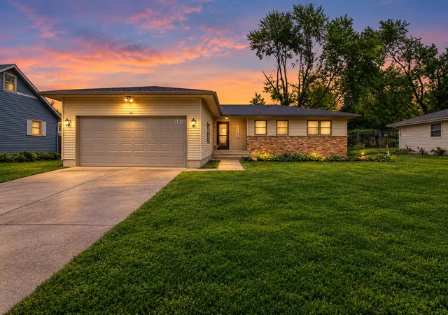 Photo 2 of Sale Pending at 9465 Mckinley St, Crown Point, IN 46307 | MLS# 846135 | Listing updated on 2026-10-03