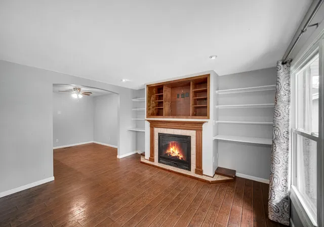 Photo 4 of Single family home for sale at 3437 Strong Pl, Highland, IN 46322 | MLS# 846035 | Listing updated on 2026-09-29