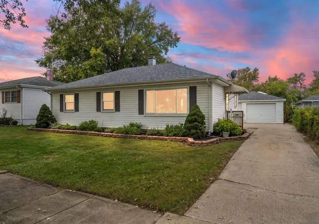 Single family home for sale at 8208 Grace Pl, Highland, IN 46322 | MLS# 846109
