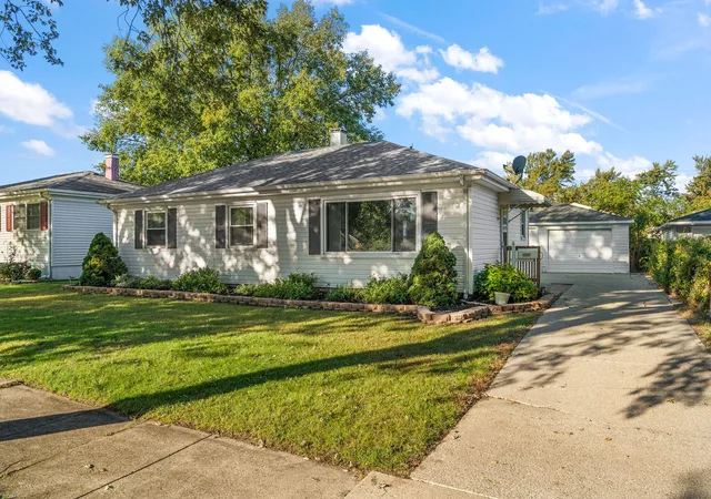 Photo 1 of Single family home for sale at 8208 Grace Pl, Highland, IN 46322 | MLS# 846109 | Listing updated on 2026-10-10