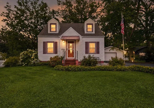 Single family home for sale at 7725 Colorado St, Merrillville, IN 46410 | MLS# 846037