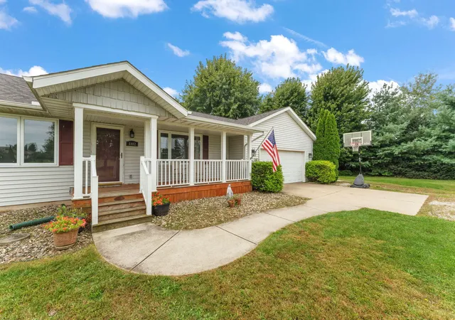 Photo 2 of Single family home for sale at 5482 E 400 North, Rolling Prairie, IN 46371 | MLS# 846038 | Listing updated on 2026-09-29