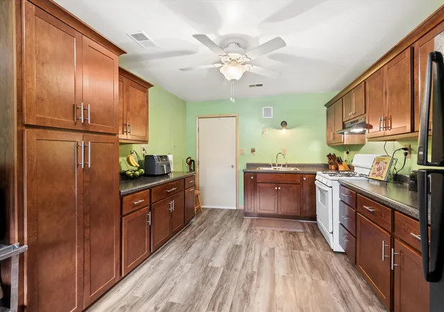 Photo 4 of Single family home for sale at 4465 W Old Hwy 30, Hanna, IN 46340 | MLS# 846092 | Listing updated on 2026-09-30