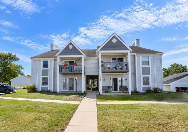 Condo for sale at 1086 Millpond Rd #H, Valparaiso, IN 46385 | MLS# 846051