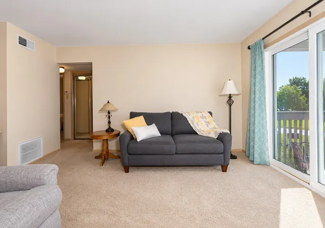 Photo 2 of Condo for sale at 1086 Millpond Rd #H, Valparaiso, IN 46385 | MLS# 846051 | Listing updated on 2026-09-29
