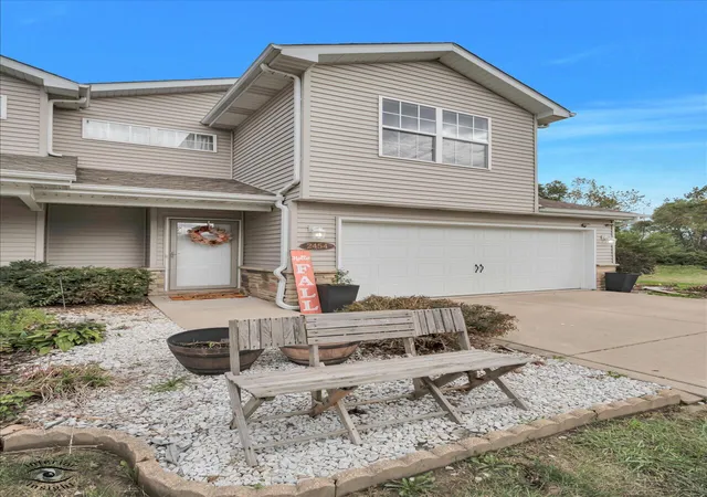 Photo 3 of Townhouse for sale at 2454 E 68th Avenue, Merrillville, IN 46410 | MLS# 846052 | Listing updated on 2026-10-05