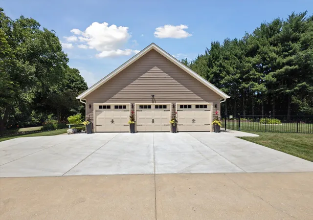 Photo 4 of Single family home for sale at 3691 W Pawnee Dr, La Porte, IN 46350 | MLS# 847380 | Listing updated on 2026-10-27