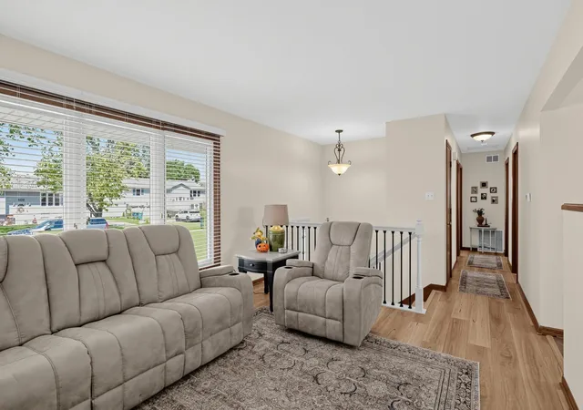 Photo 3 of Sale Pending at 909 Tyler Ave, Dyer, IN 46311 | MLS# 846062 | Listing updated on 2026-10-01