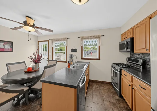 Photo 4 of Sale Pending at 909 Tyler Ave, Dyer, IN 46311 | MLS# 846062 | Listing updated on 2026-10-01