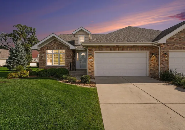 Photo 1 of Townhouse for sale at 10863 Wachter Ct, Saint John, IN 46373 | MLS# 846515 | Listing updated on 2026-10-08