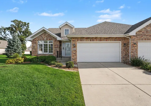 Photo 2 of Townhouse for sale at 10863 Wachter Ct, Saint John, IN 46373 | MLS# 846515 | Listing updated on 2026-10-08