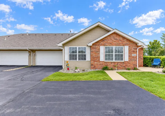 Photo 1 of Townhouse for sale at 1048 N Woodlawn Ave, Griffith, IN 46319 | MLS# 846073 | Listing updated on 2026-10-03