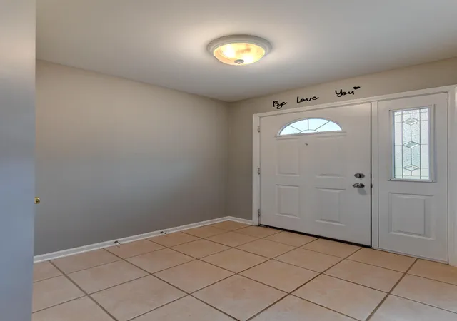 Photo 4 of Townhouse for sale at 1048 N Woodlawn Ave, Griffith, IN 46319 | MLS# 846073 | Listing updated on 2026-10-03