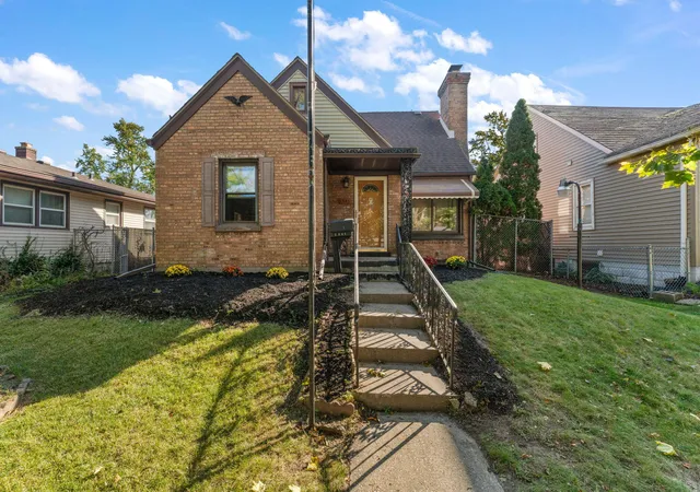 Single family home for sale at 1341 Lincoln St, Hobart, IN 46342 | MLS# 846818