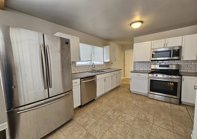 Photo 3 of Single family home for sale at 7125 Catherine St, Merrillville, IN 46410 | MLS# 846134 | Listing updated on 2026-10-01