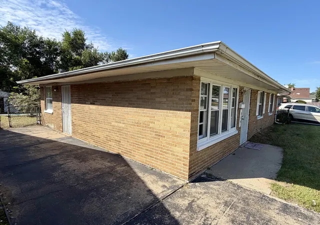 Photo 2 of Single family home for sale at 734 King St, Gary, IN 46406 | MLS# 846068 | Listing updated on 2026-09-29