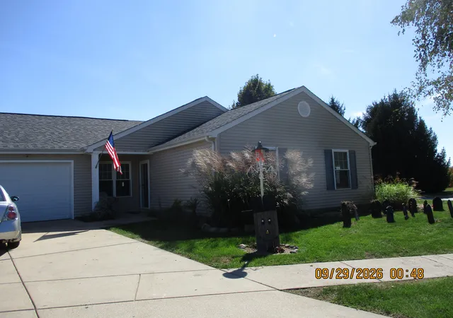 Photo 2 of Single family home for sale at 1585 Saugus Close, Valparaiso, IN 46385 | MLS# 846069 | Listing updated on 2026-09-29