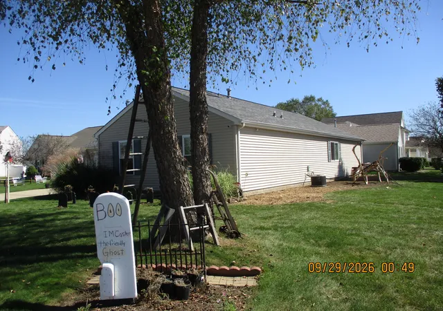 Photo 4 of Single family home for sale at 1585 Saugus Close, Valparaiso, IN 46385 | MLS# 846069 | Listing updated on 2026-09-29