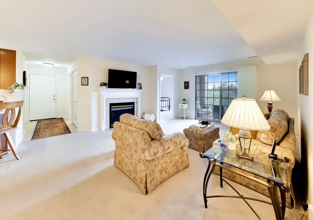Photo 3 of Condo for sale at 1641 White Oak Ave #2c, Munster, IN 46321 | MLS# 846082 | Listing updated on 2026-09-30