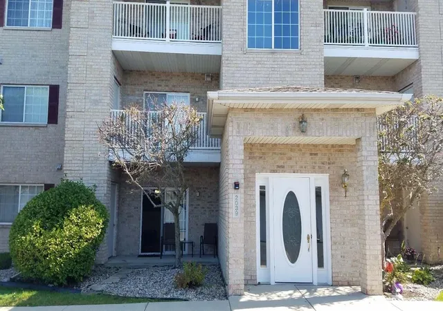 Photo 3 of Condo for sale at 2039 W 75th Place #15, Merrillville, IN 46410 | MLS# 846306 | Listing updated on 2026-10-06