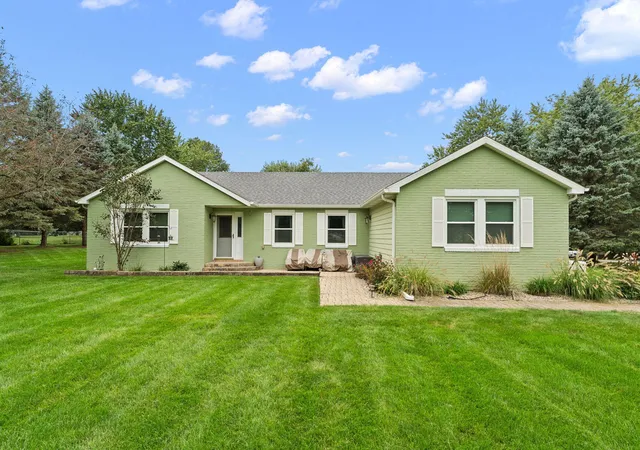 Photo 1 of Single family home for sale at 4307 N Campbell St, Valparaiso, IN 46385 | MLS# 846077 | Listing updated on 2026-09-30