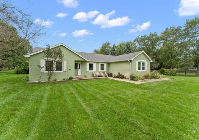 Photo 2 of Single family home for sale at 4307 N Campbell St, Valparaiso, IN 46385 | MLS# 846077 | Listing updated on 2026-09-30