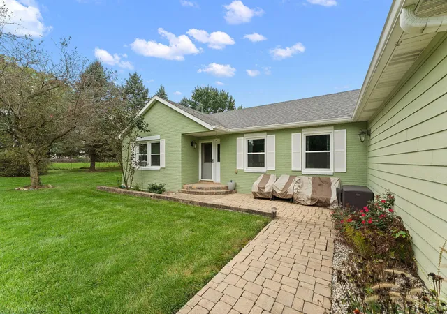 Photo 3 of Single family home for sale at 4307 N Campbell St, Valparaiso, IN 46385 | MLS# 846077 | Listing updated on 2026-09-30
