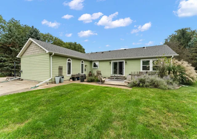 Photo 4 of Single family home for sale at 4307 N Campbell St, Valparaiso, IN 46385 | MLS# 846077 | Listing updated on 2026-09-30