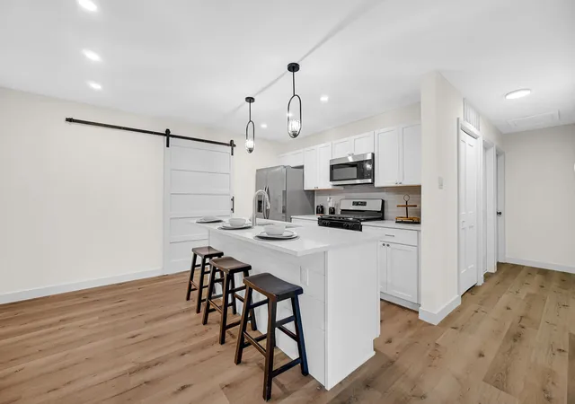 Photo 4 of Single family home for sale at 763 Baltimore Rd, Valparaiso, IN 46385 | MLS# 846118 | Listing updated on 2026-09-30
