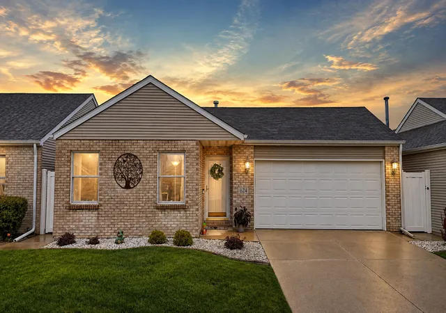 Photo 2 of Single family home for sale at 624 Birch Ct, Lowell, IN 46356 | MLS# 846212 | Listing updated on 2026-10-04