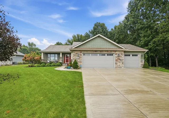 Photo 1 of Single family home for sale at 6107 Oak Valley Dr, Lowell, IN 46356 | MLS# 846242 | Listing updated on 2026-10-02